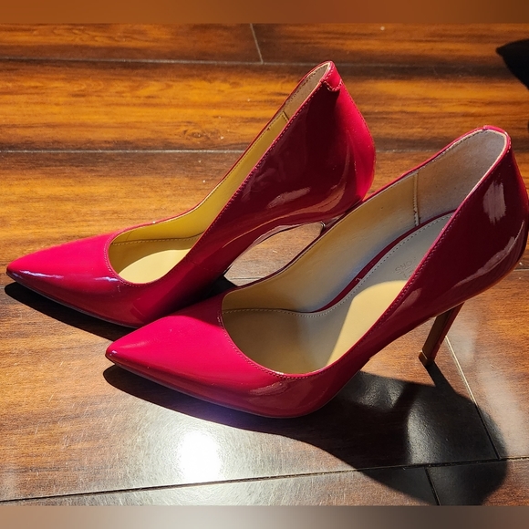 MICHAEL Michael Kors Shoes - EUC Michael Kors Pointy Toe Pump